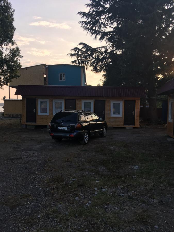 Guest House Tri Topolya Lidzava Екстериор снимка