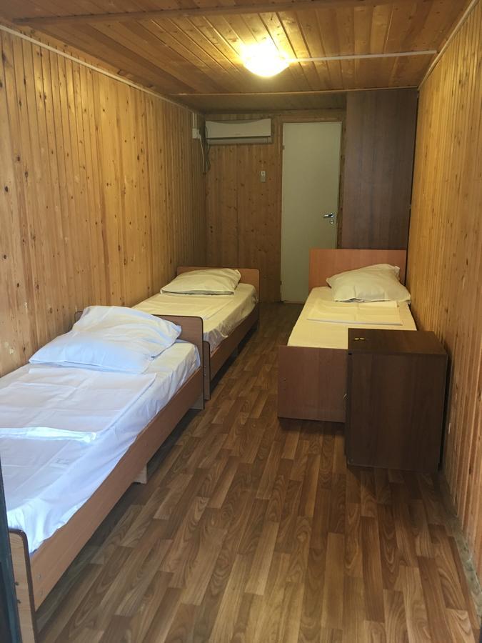 Guest House Tri Topolya Lidzava Екстериор снимка